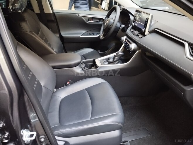 Toyota RAV4-7