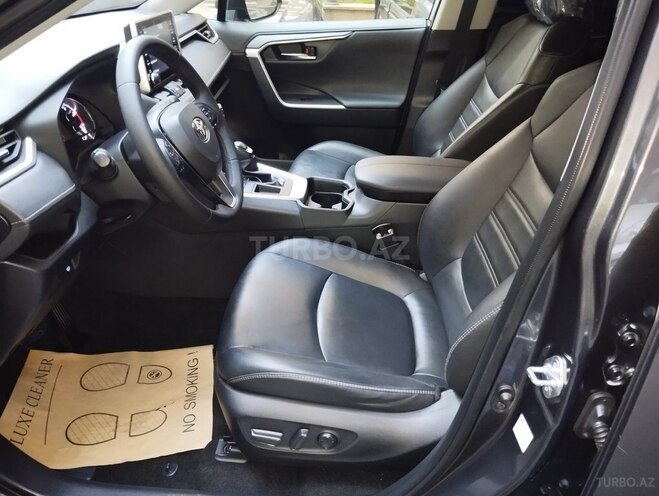 Toyota RAV4-13