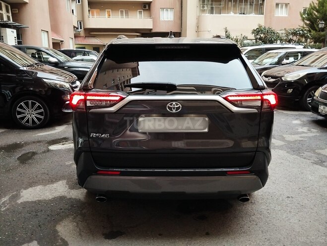Toyota RAV4-5