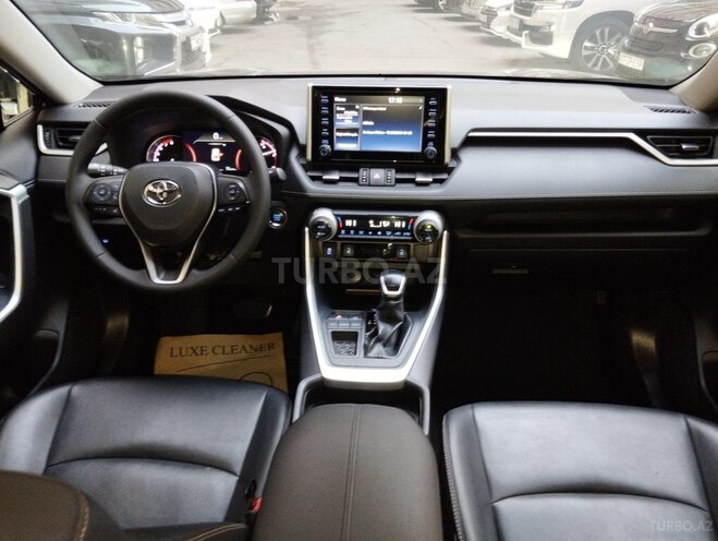 Toyota RAV4-6