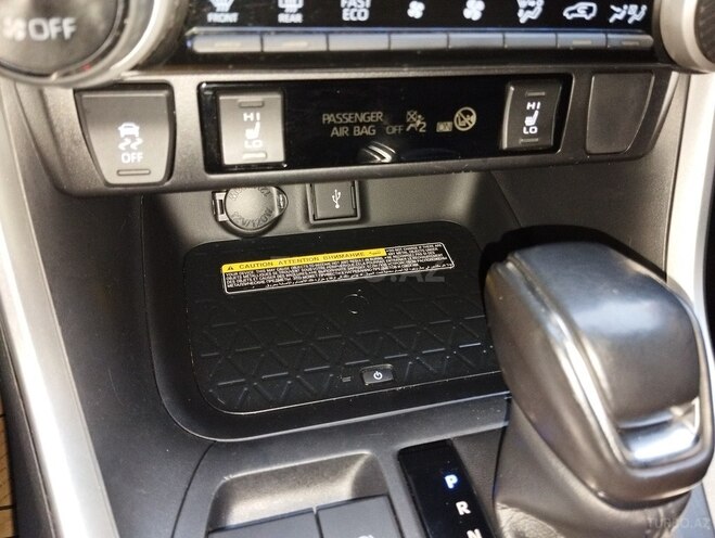 Toyota RAV4-15