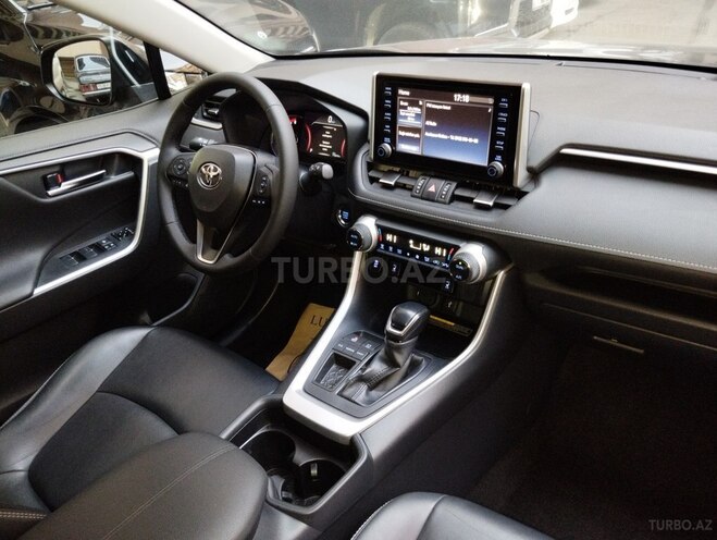 Toyota RAV4-8