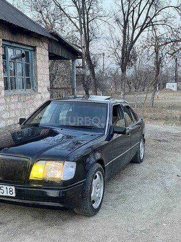 Mercedes E 220 1994, 300,000 km - 2.2 л - Bakı
