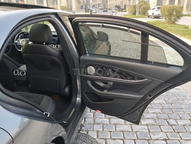 Mercedes E 300 4MATIC 2019, 44,800 km - 2.0 л - Bakı