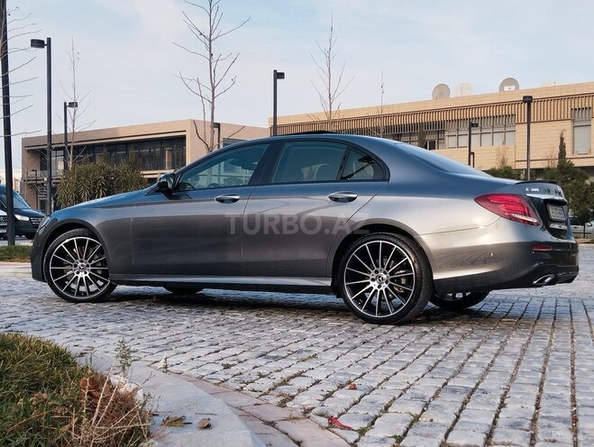 Mercedes E 300 4MATIC 2019, 44,800 km - 2.0 л - Bakı