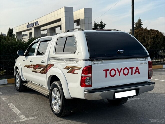 Toyota Hilux 2013, 168,000 km - 2.5 l - Bakı