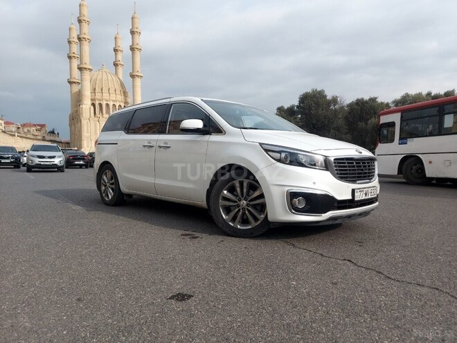 Kia Carnival-2