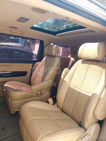 Kia Carnival-20