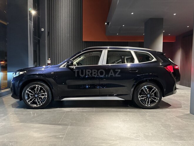 BMW iX1-4