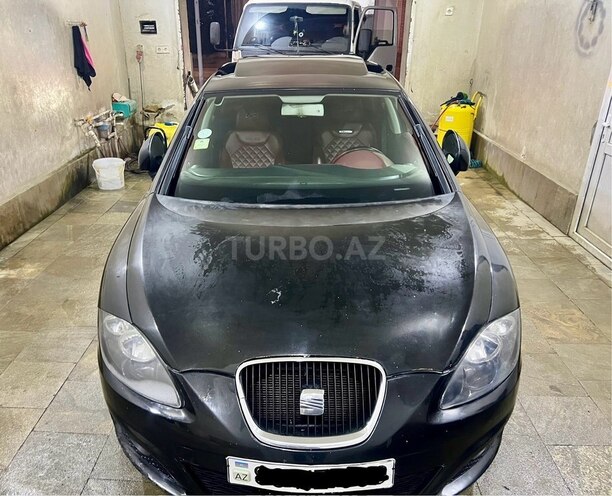SEAT Leon-1
