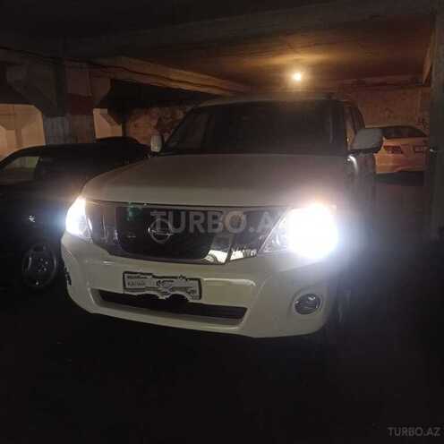 Nissan Patrol 2013, 49,000 km - 5.6 л - Bakı