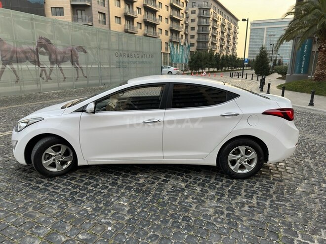 Hyundai Avante 2015, 135,000 km - 1.6 л - Bakı