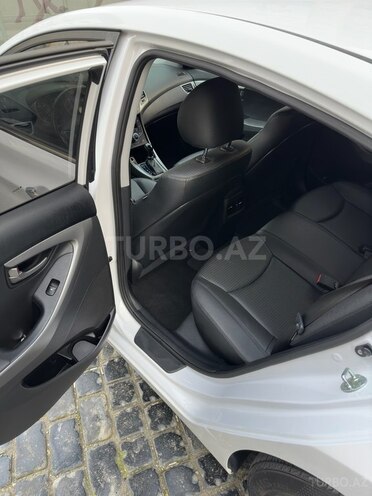 Hyundai Avante 2015, 135,000 km - 1.6 л - Bakı