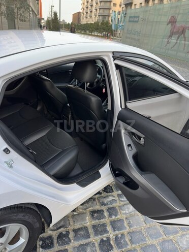 Hyundai Avante 2015, 135,000 km - 1.6 л - Bakı