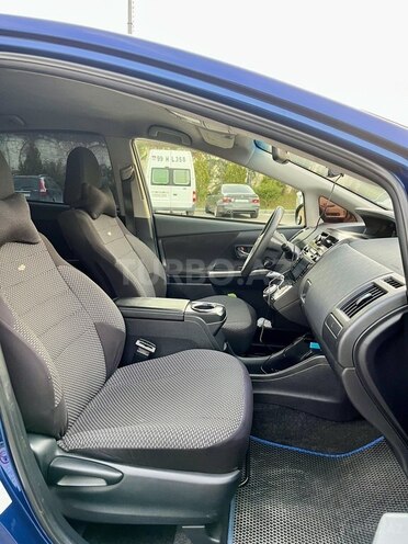 Toyota Prius V 2014, 214,527 km - 1.8 l - Bakı