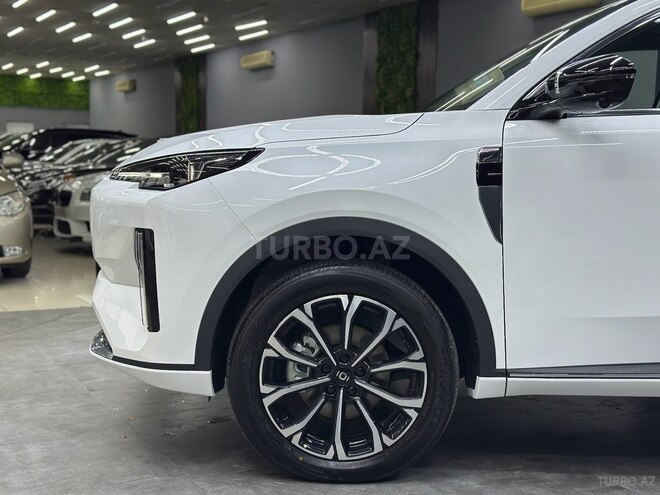 Changan Qiyuan Q05-6