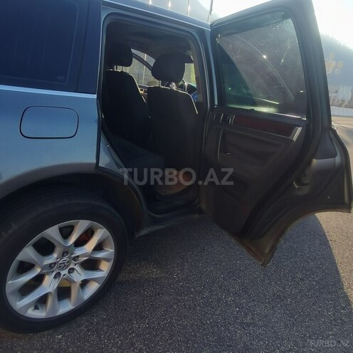 Volkswagen Touareg 2005, 162,386 km - 2.5 л - Qəbələ