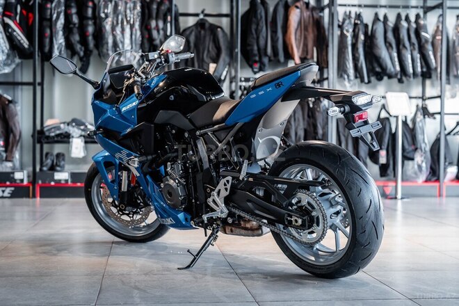 Suzuki GSX-8R-4