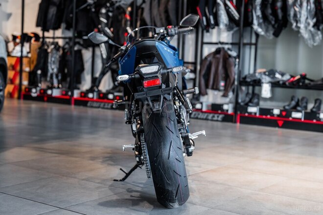 Suzuki GSX-8R-8