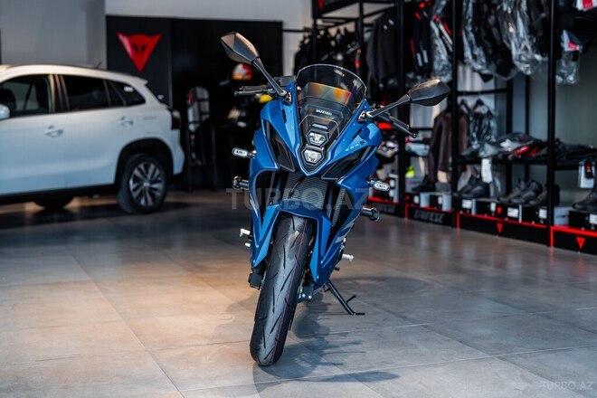 Suzuki GSX-8R-2