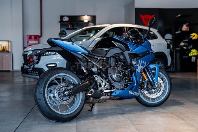 Suzuki GSX-8R-3