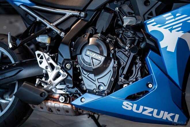 Suzuki GSX-8R-6
