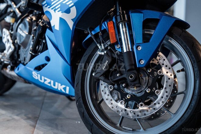 Suzuki GSX-8R-5