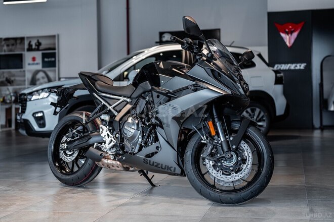 Suzuki GSX-8R-2