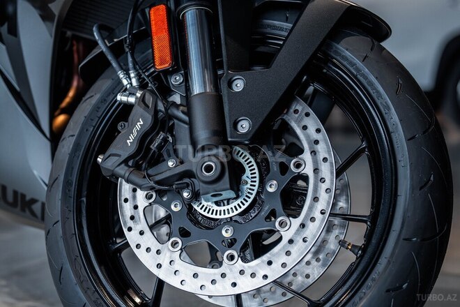 Suzuki GSX-8R-9