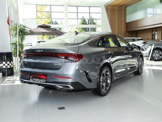 Kia K5-6