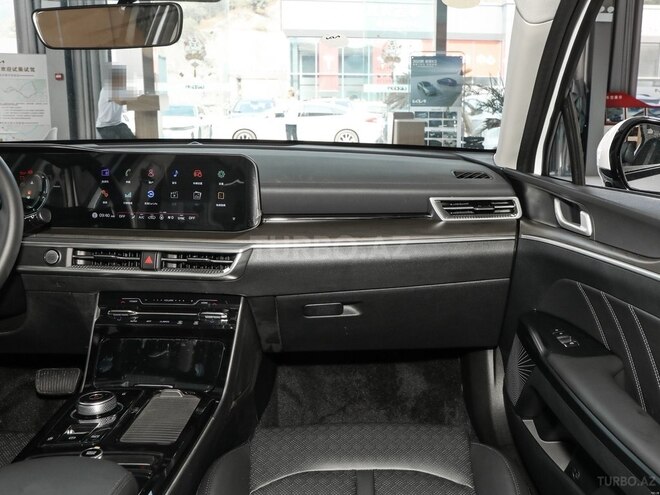 Kia K5-10