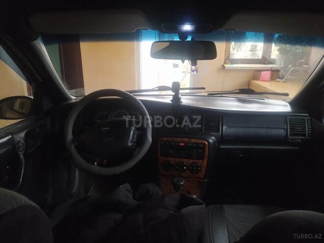 Opel Vectra 1996, 380,000 km - 2.0 l - Sumqayıt
