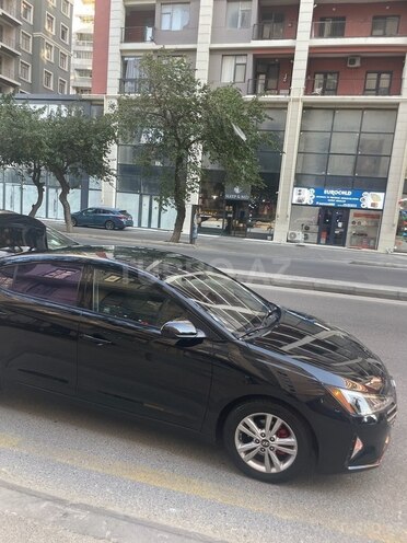 Hyundai Elantra-7