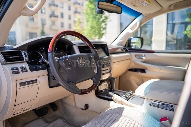 Lexus LX 570-4