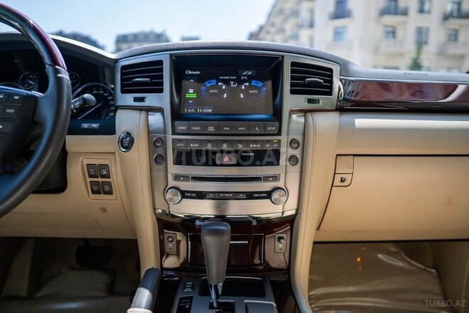 Lexus LX 570-10
