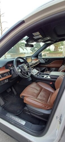 Lincoln Aviator-13