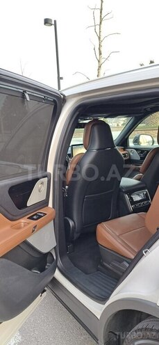 Lincoln Aviator-12
