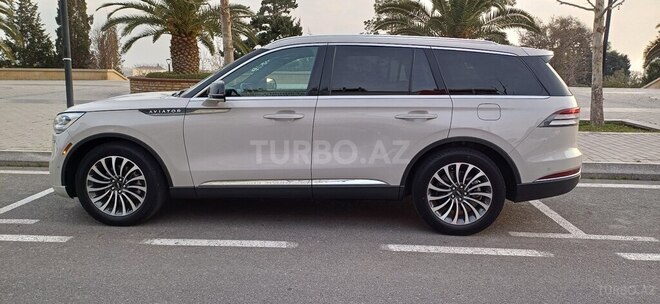 Lincoln Aviator-21