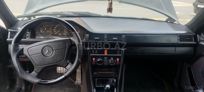 Mercedes E 200 1995, 424,417 km - 2.0 l - Bakı