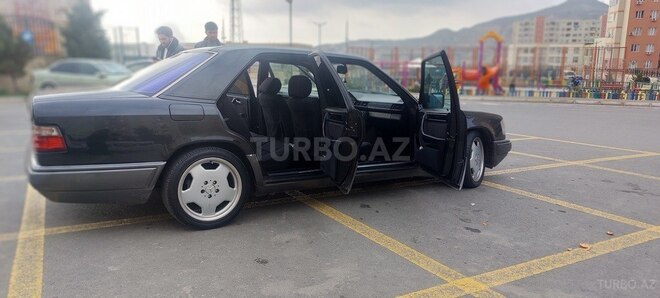 Mercedes E 200 1995, 424,417 km - 2.0 l - Bakı