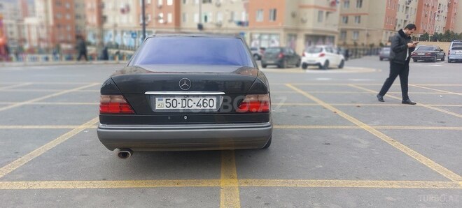 Mercedes E 200 1995, 424,417 km - 2.0 l - Bakı