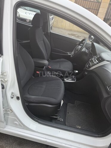 Hyundai Accent 2012, 210,229 km - 1.6 л - Bakı