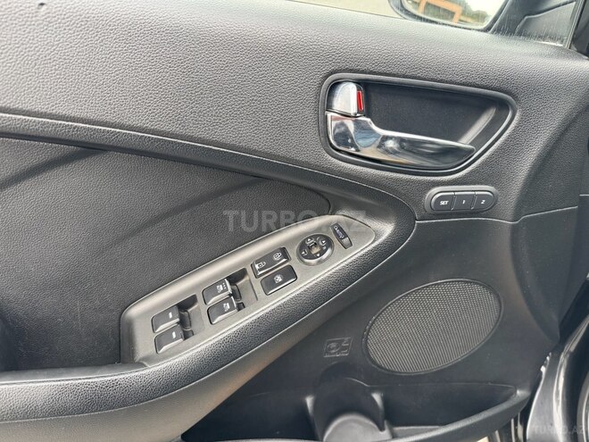 Kia Cerato-12