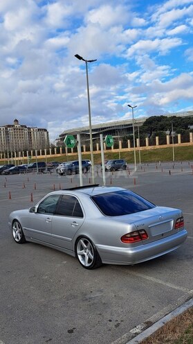 Mercedes E 220 d 2001, 240,000 km - 2.2 l - Bakı