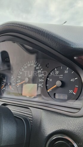 Mercedes E 220 d 2001, 240,000 km - 2.2 l - Bakı