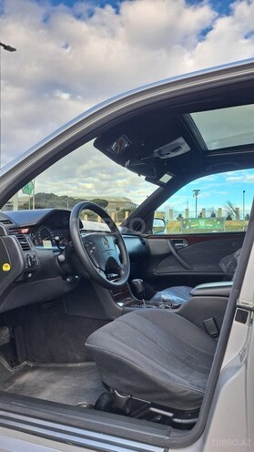 Mercedes E 220 d 2001, 240,000 km - 2.2 l - Bakı