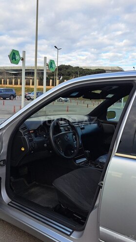 Mercedes E 220 d 2001, 240,000 km - 2.2 l - Bakı