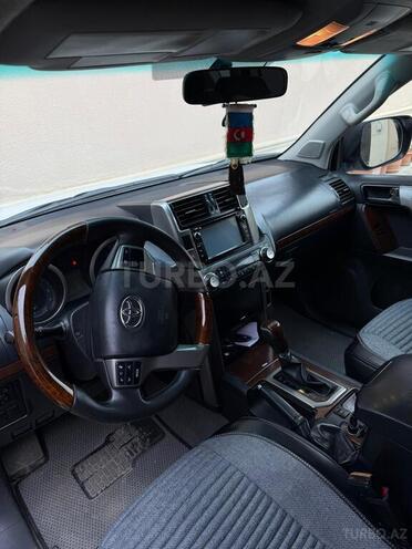 Toyota Land Cruiser Prado-10