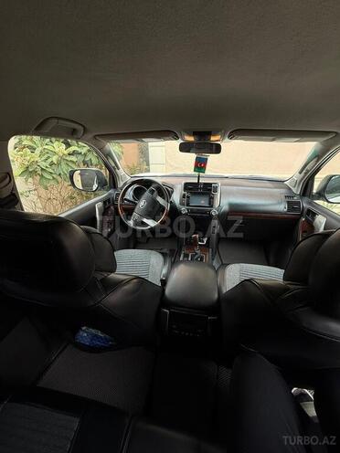 Toyota Land Cruiser Prado-13