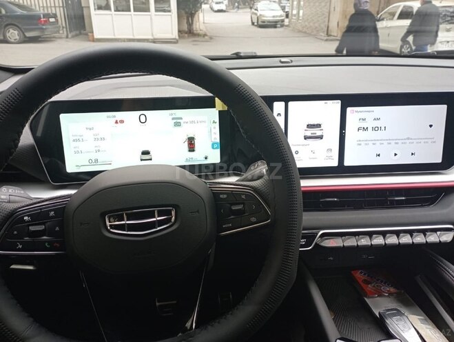 Geely Coolray-9